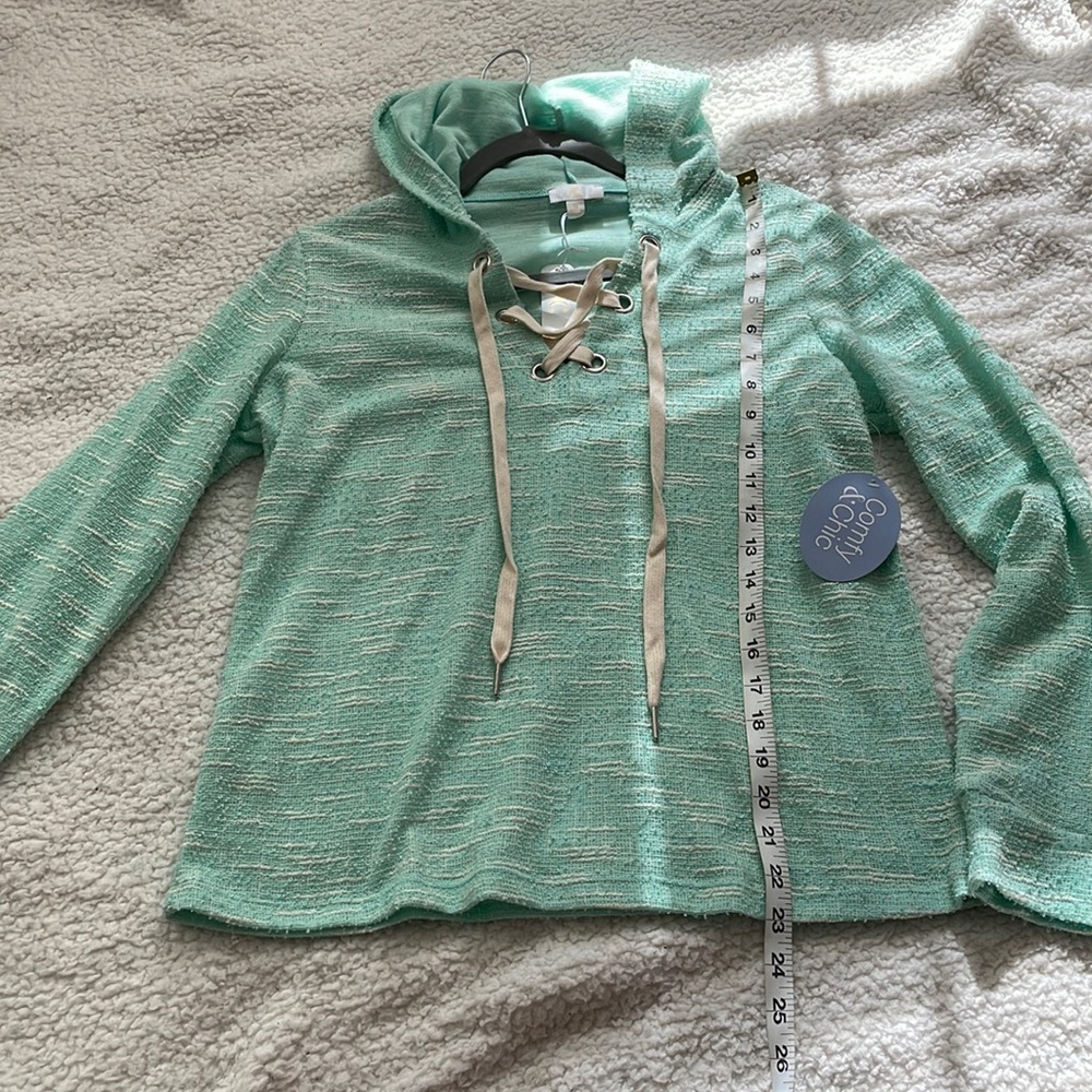 Hoodie NWT